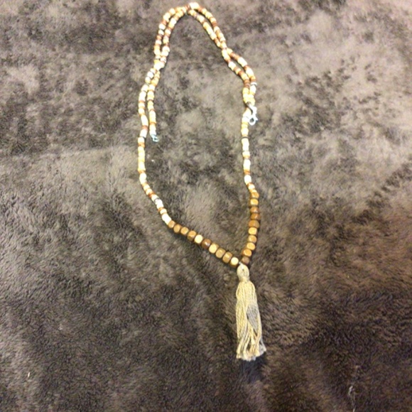 Necklaces - Picture 4 of 9